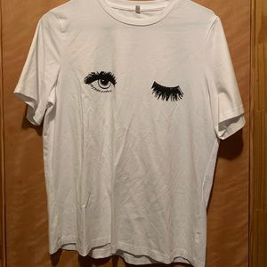 Winky eyelash shirt